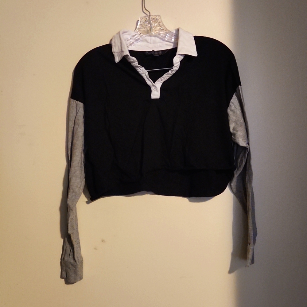 Black Long-Sleeve Croptop